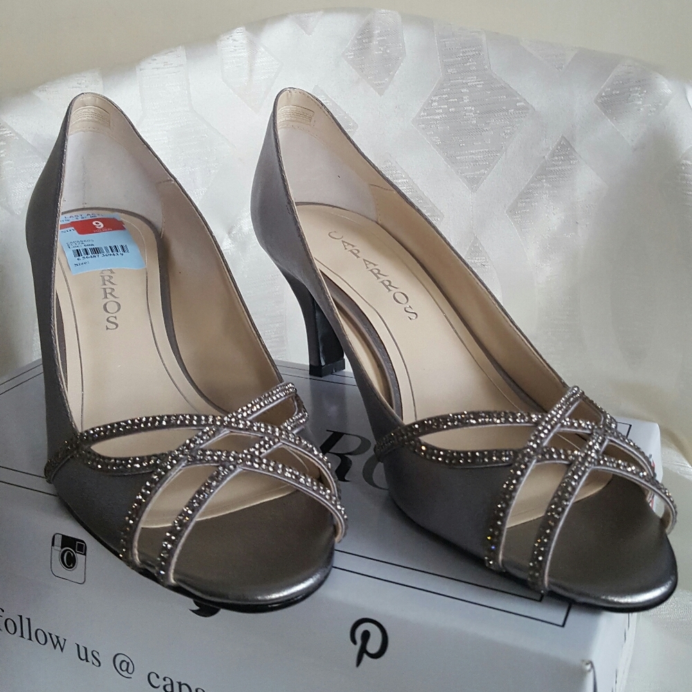 Shoes - Picture 7 of 8